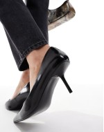 Snatched pointed mid heeled court shoes in black