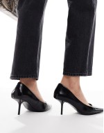 Snatched pointed mid heeled court shoes in black