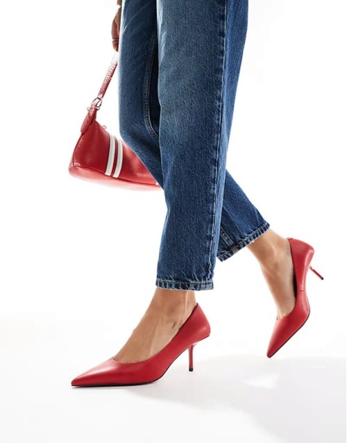 Snatched pointed mid heeled court shoes in red
