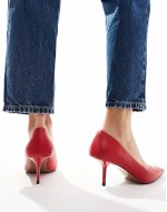 Snatched pointed mid heeled court shoes in red