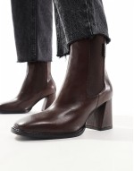 Frankie boot in brown leather