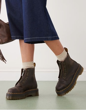 Sinclair boots in brown