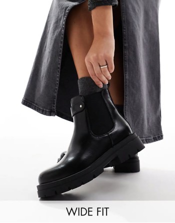 ‌Stylish chunky chelsea boots in black