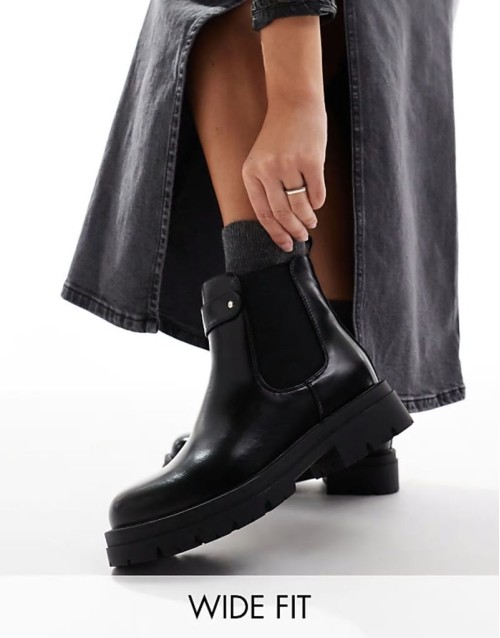 ‌Stylish chunky chelsea boots in black