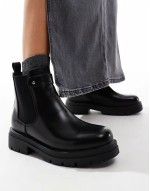 ‌Stylish chunky chelsea boots in black