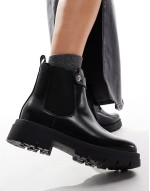 ‌Stylish chunky chelsea boots in black