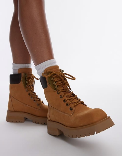 Qui-nn lace up ankle boots in mustard waxy nubuck