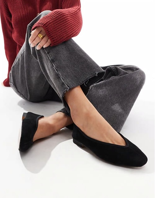 Leni ballet in black