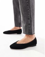 Leni ballet in black