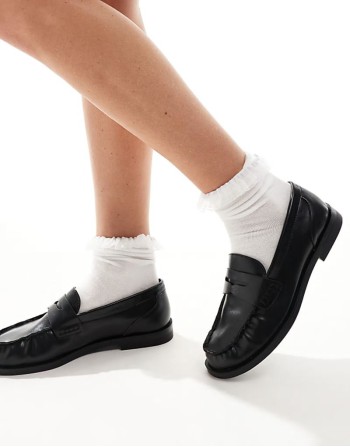 flat loafers in black